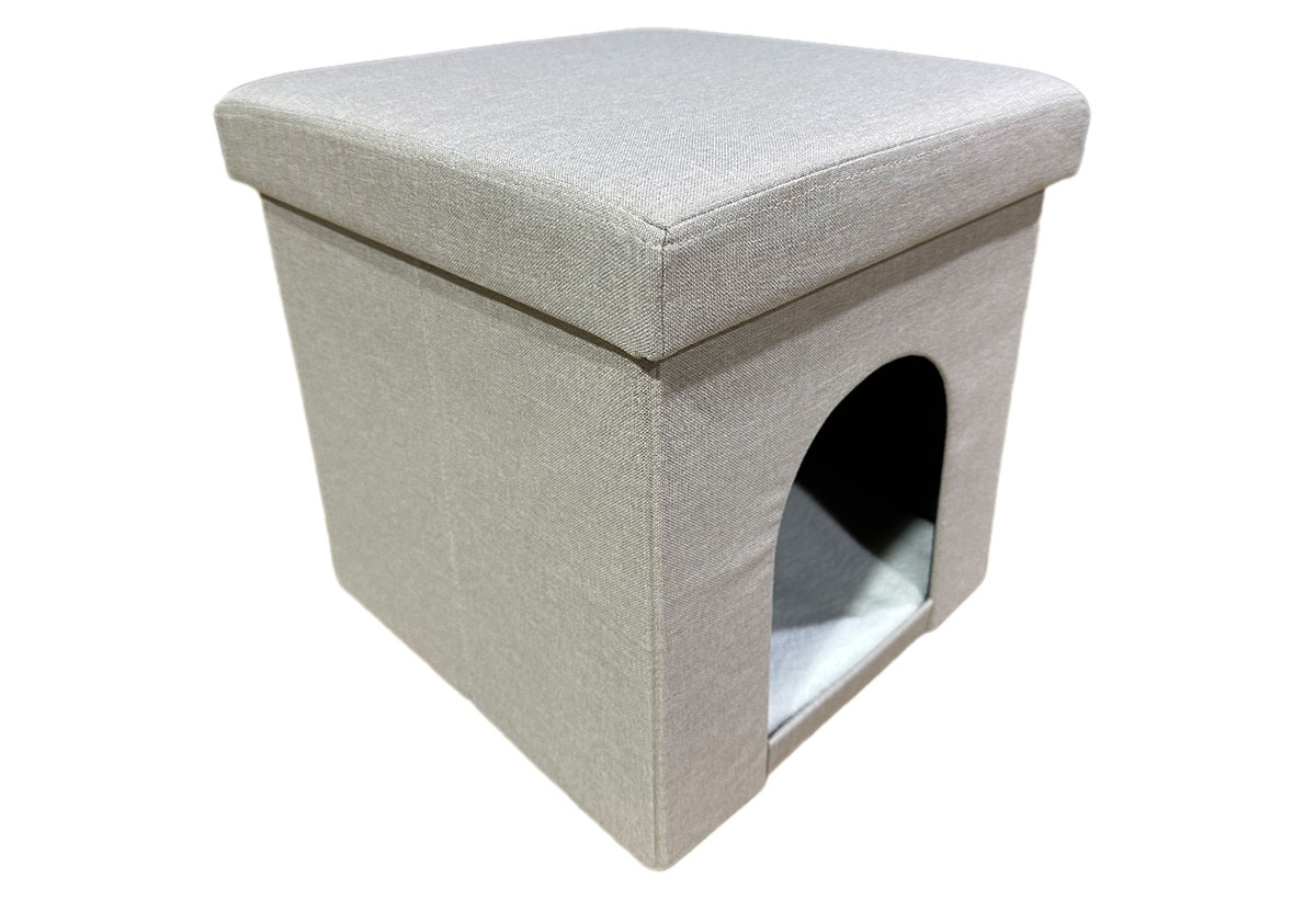 Σκαμπό Apricot Pet Μπεζ σε εσωτερικό χώρο.